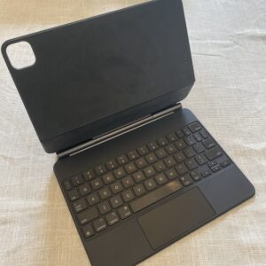 Apple Magic Keyboard for 11” iPad Pro (A2261)