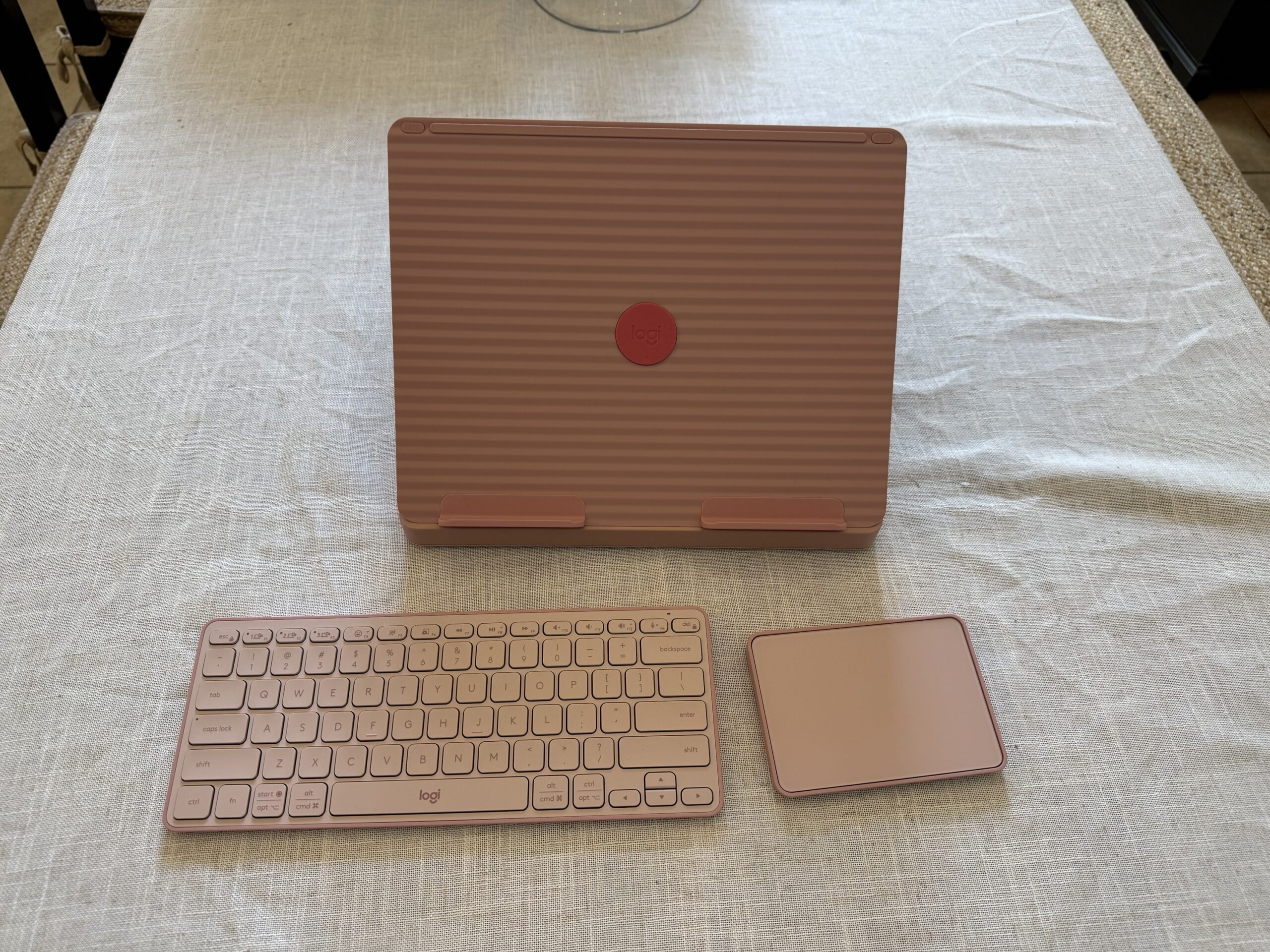 Logitech Logi Casa desk set (stand, keyboard, trackpad) - Image 3
